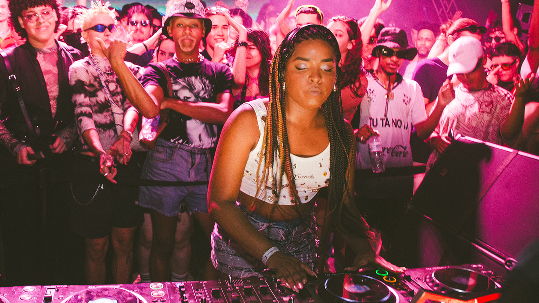 Photo of set Aya Ibeji.