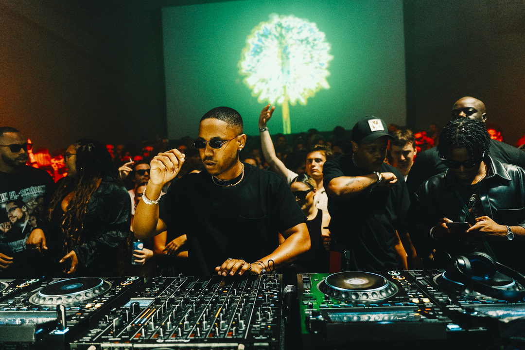 Photo of set Felo Le Tee.