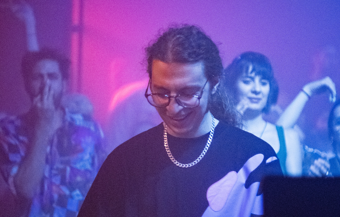 Photo of set Hello Psychaleppo.