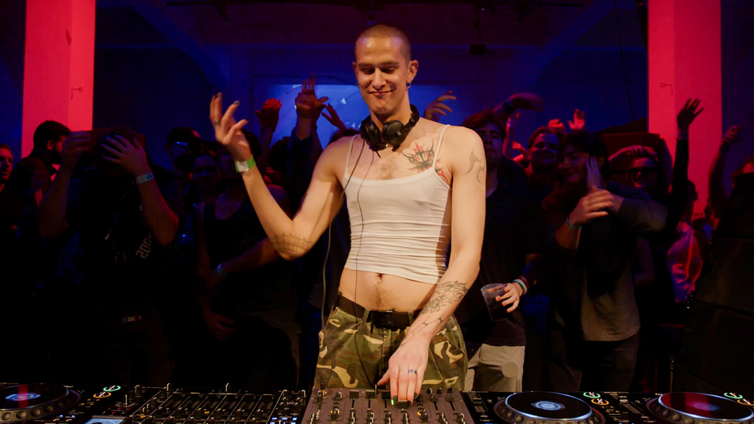 Photo of set Nakrasia.