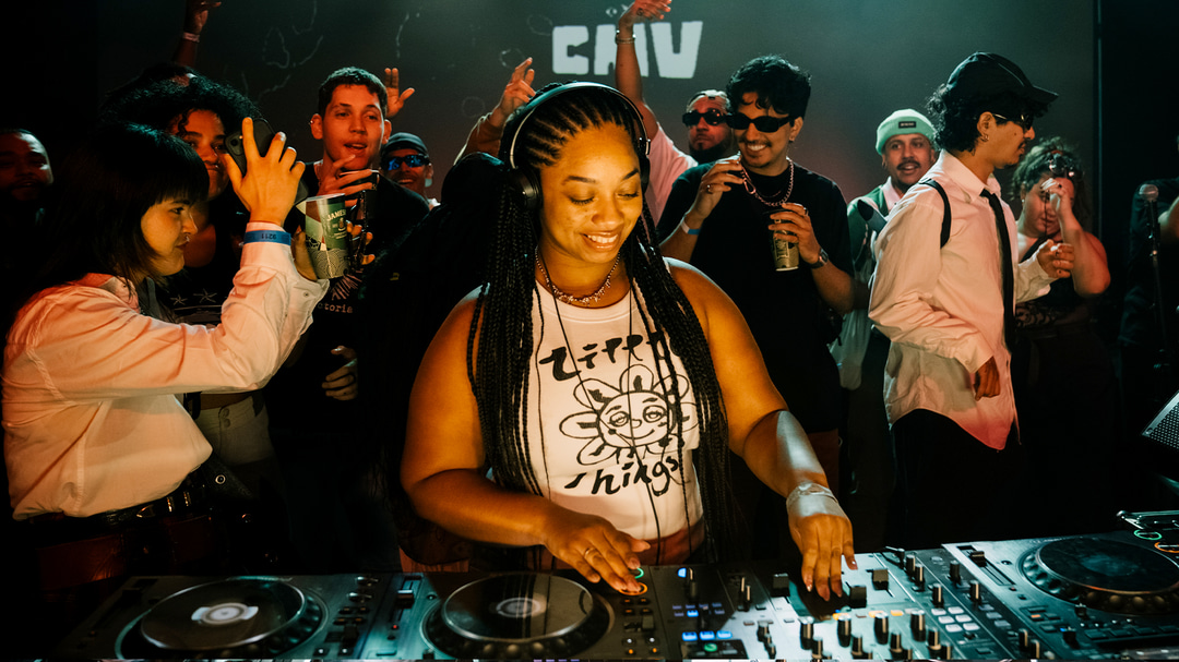 Photo of set Peroli.