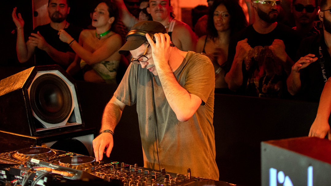 Photo of set Renato Cohen.