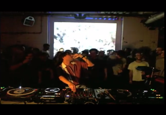 Photo of set Matias Aguayo.