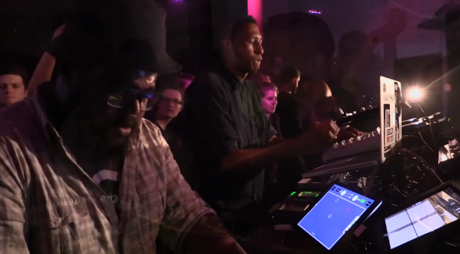 Photo of set Aybee & Afrikan Sciences.