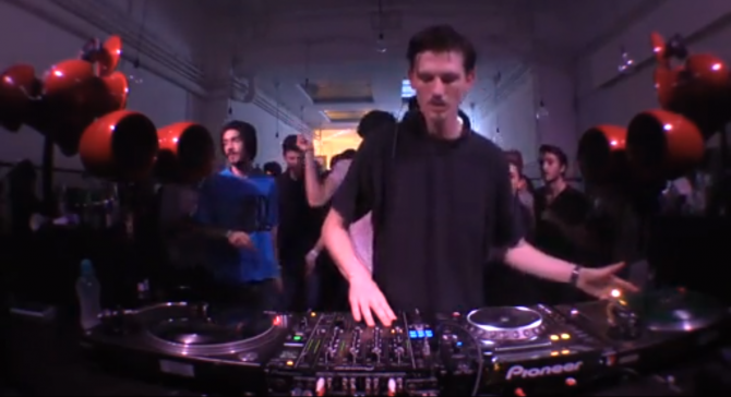 Photo of set Romare.