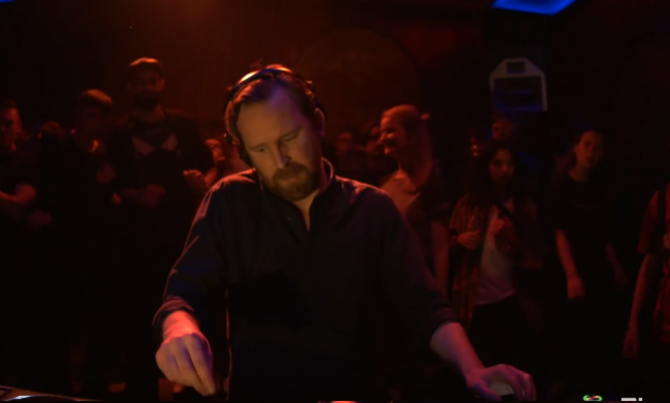 Photo of set The Drifter.