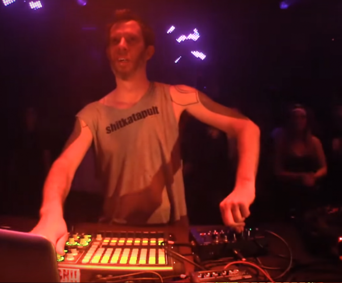 Photo of set T. Raumschmiere.