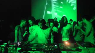 Photo of set Nick Sinna.