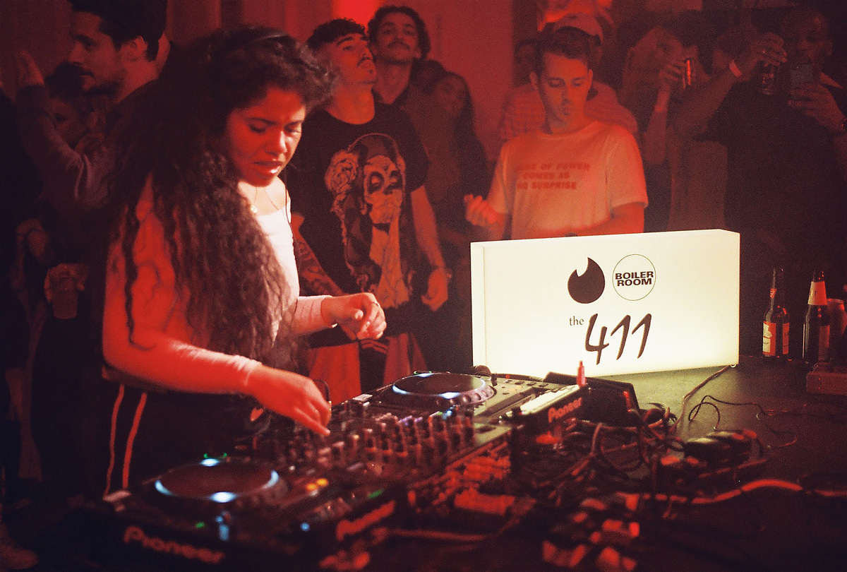 Photo of set Aisha Zoe.