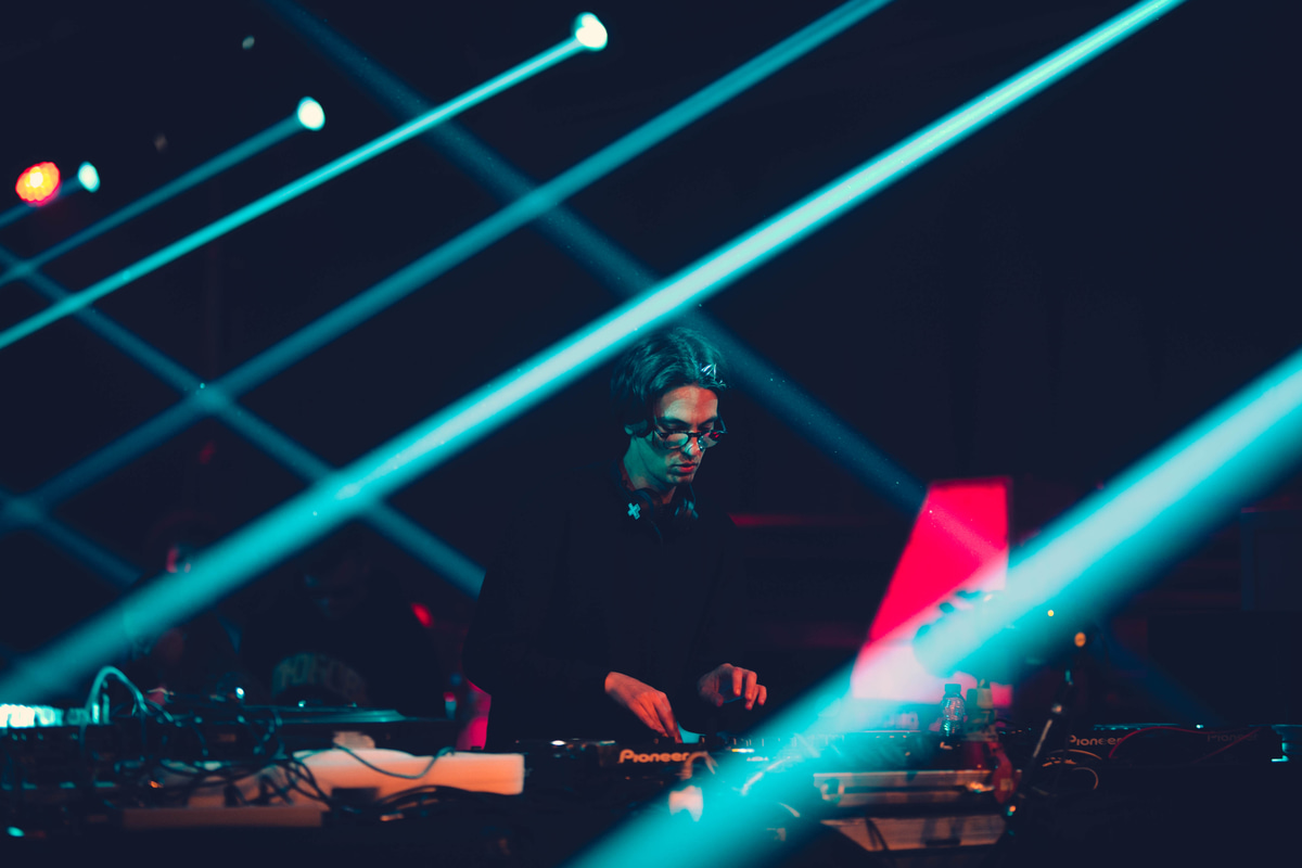 Photo of set Uran B..