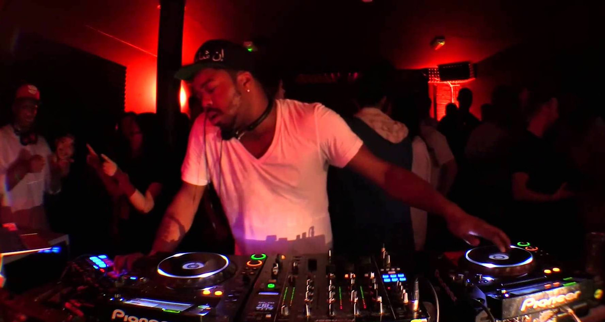 Photo of set Just Blaze.