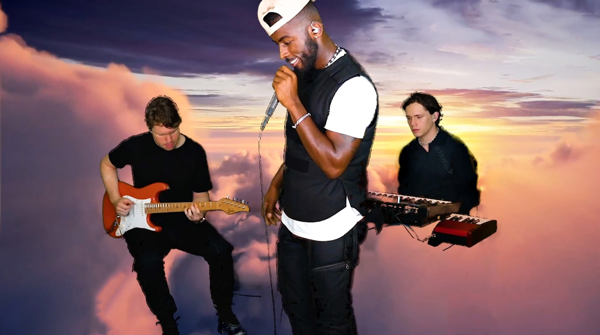 Photo of set Rasharn Powell.