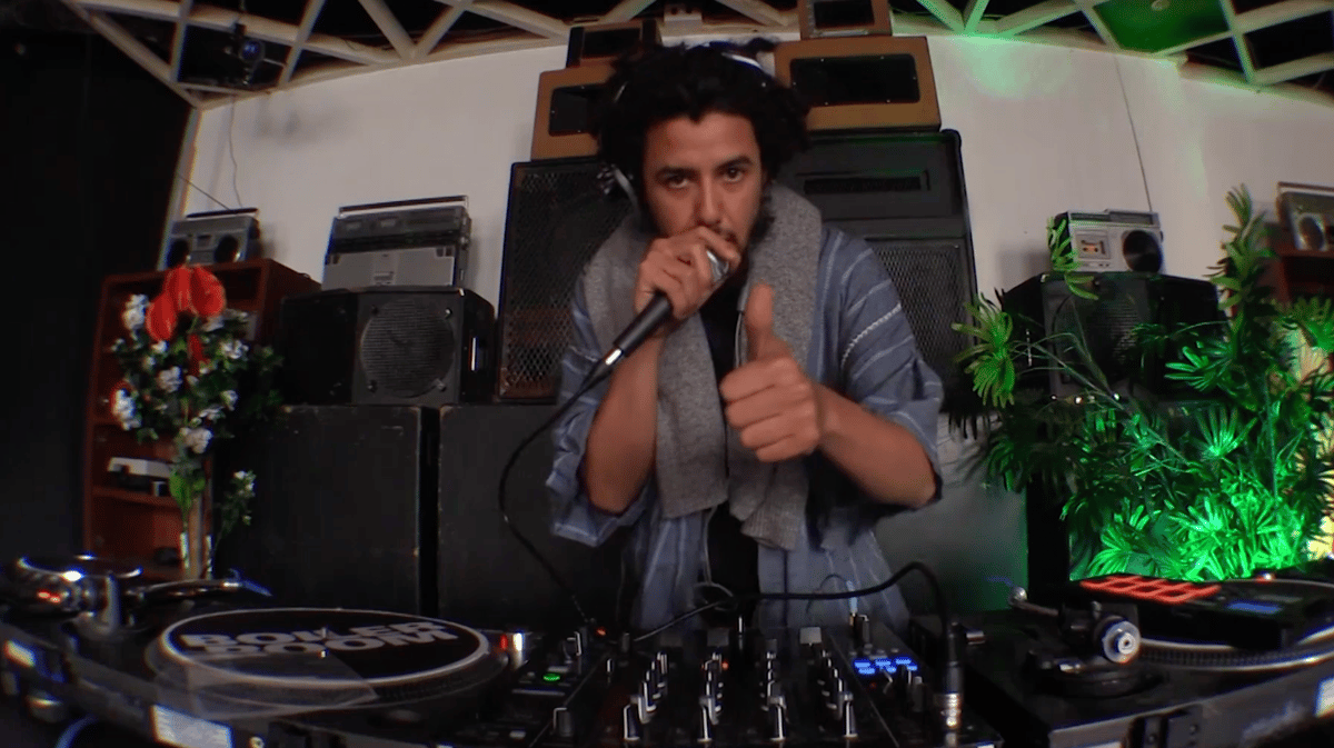 Photo of set Mo Kolours.