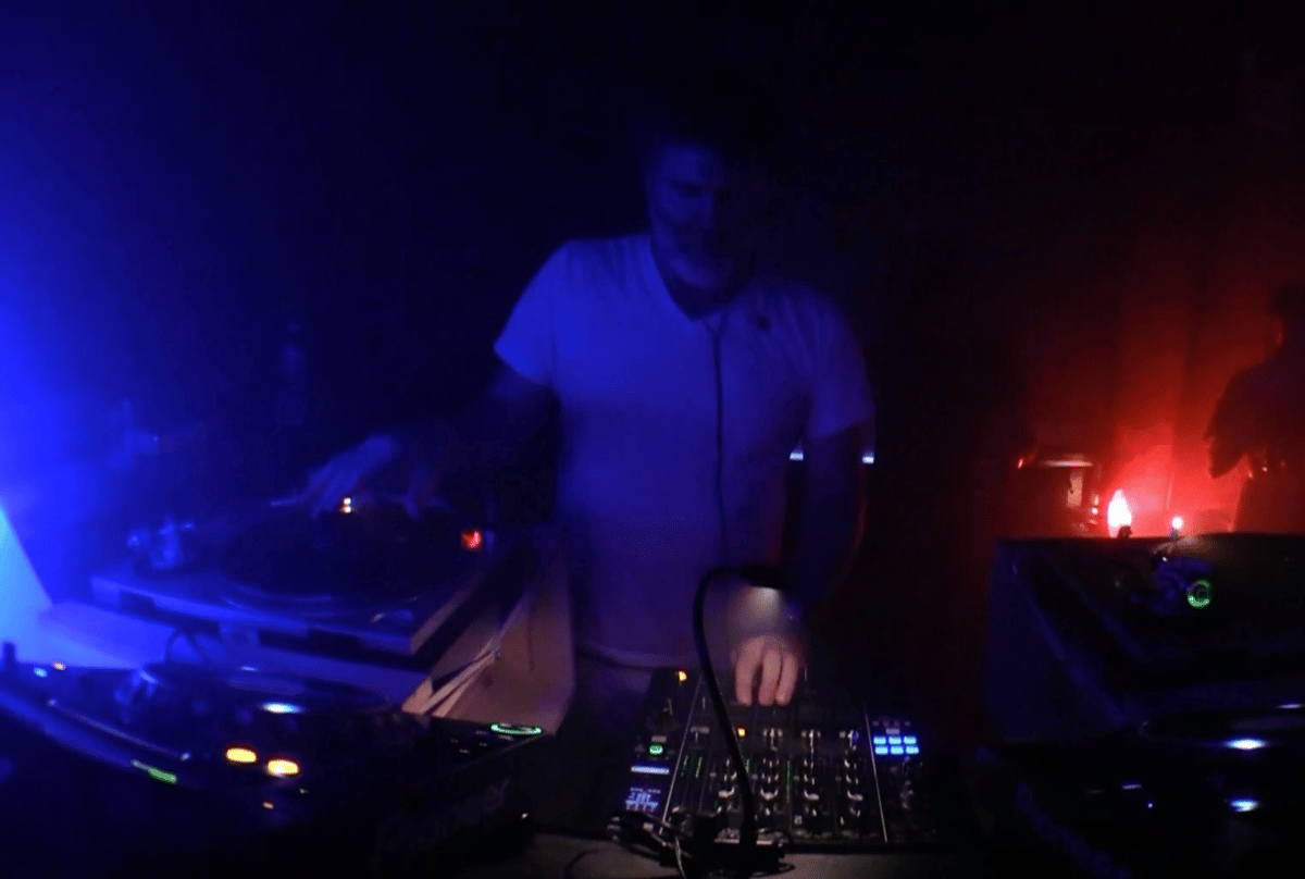 Photo of set James Murphy.