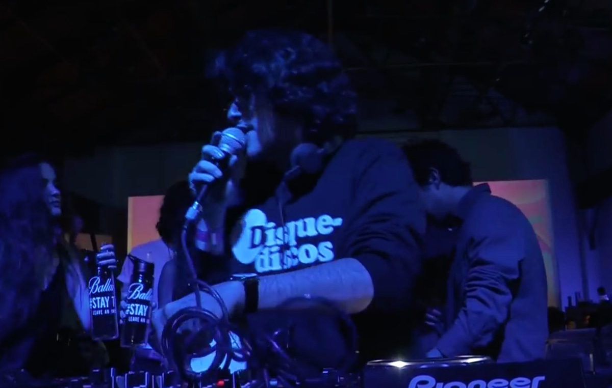 Photo of set La Royale & Yesco.