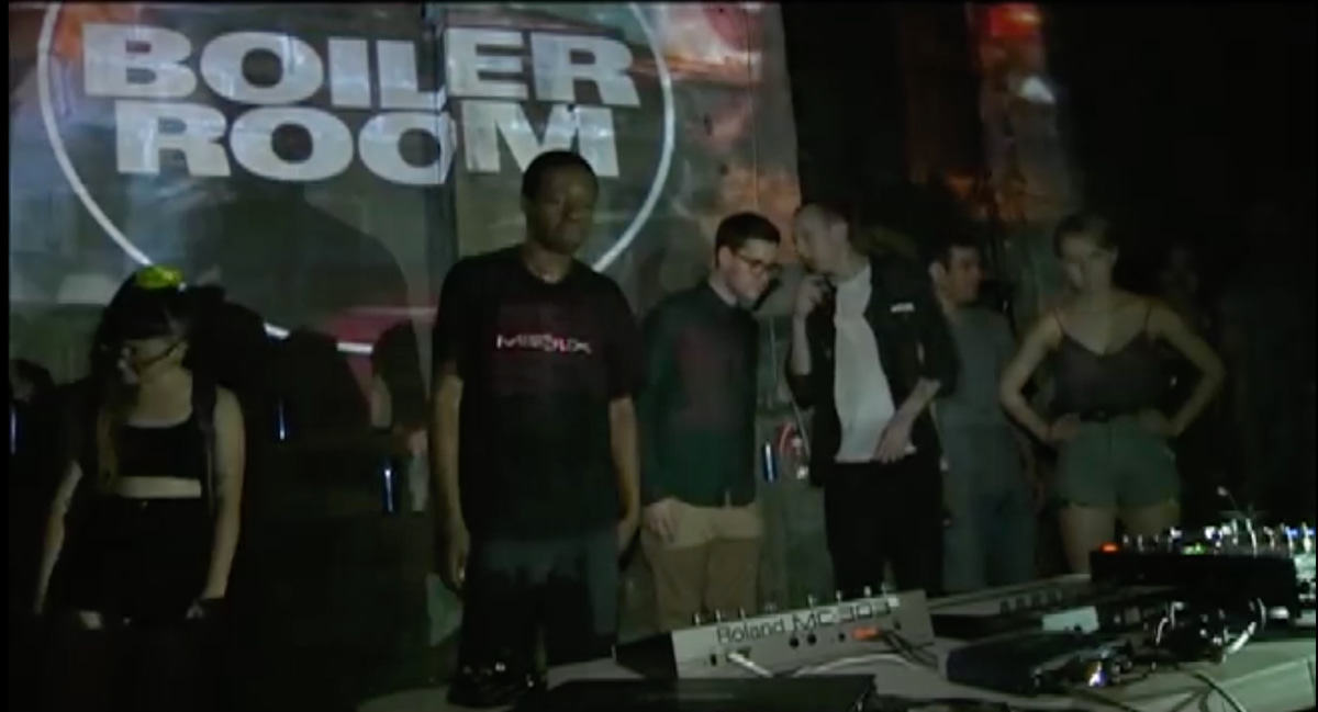 Photo of set Terrence Dixon.