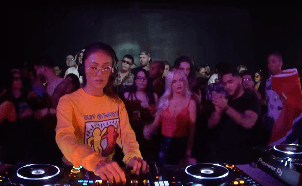 Photo of set Ms Mada.