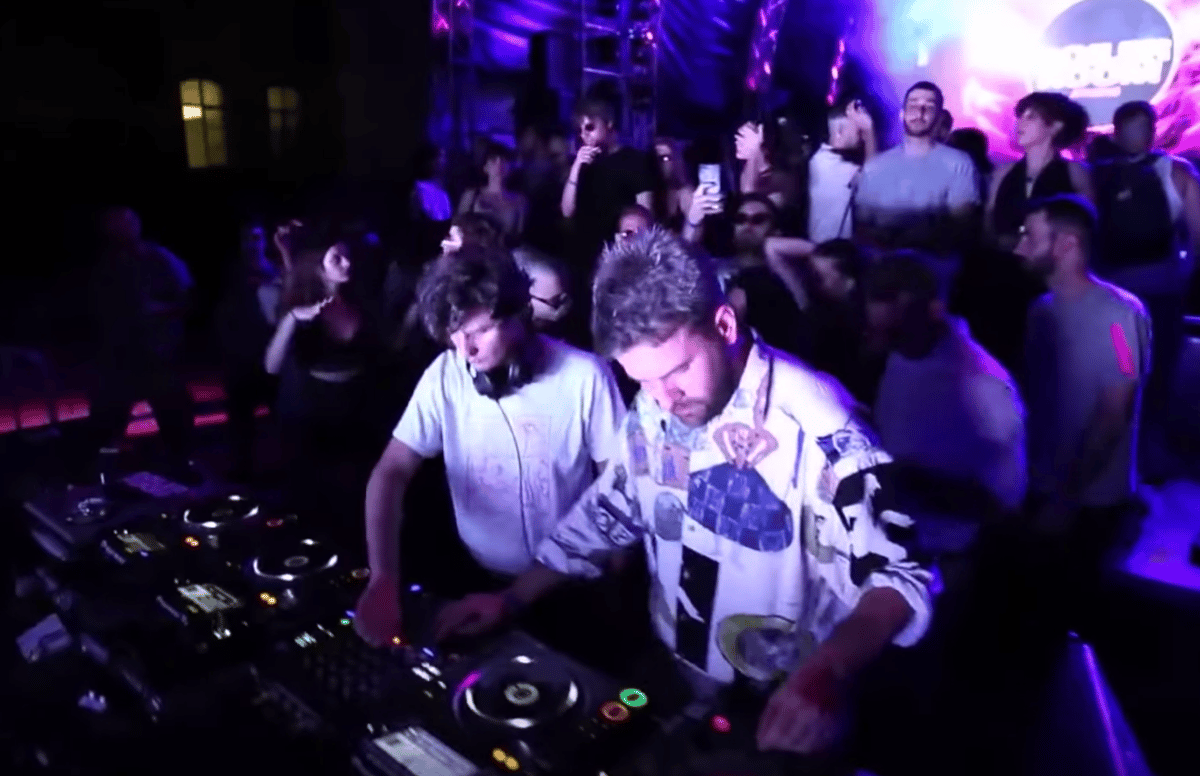 Photo of set Khidja.