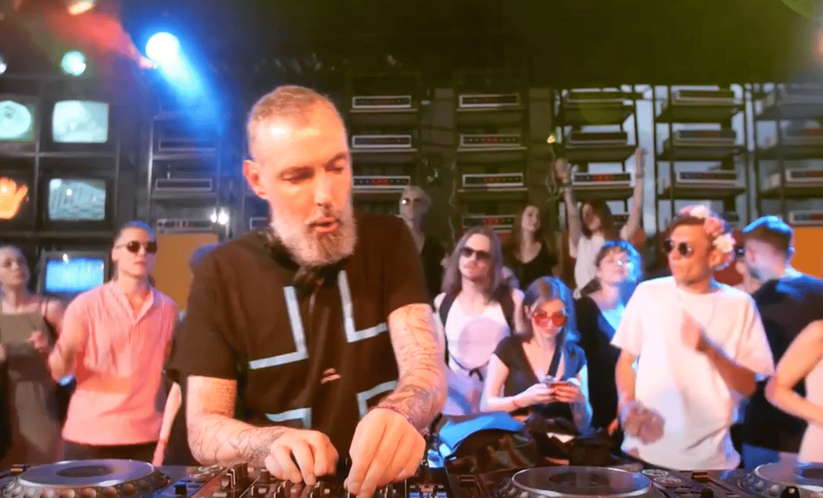 Photo of set Intergalactic Gary.