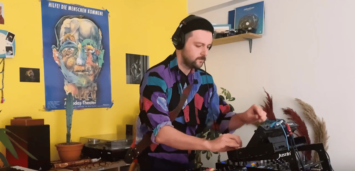 Photo of set Islandman & Friends.