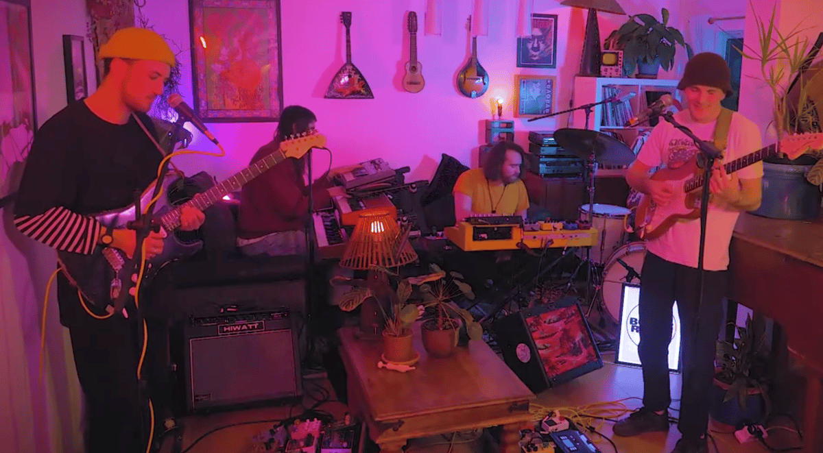 Photo of set Cousin Kula.