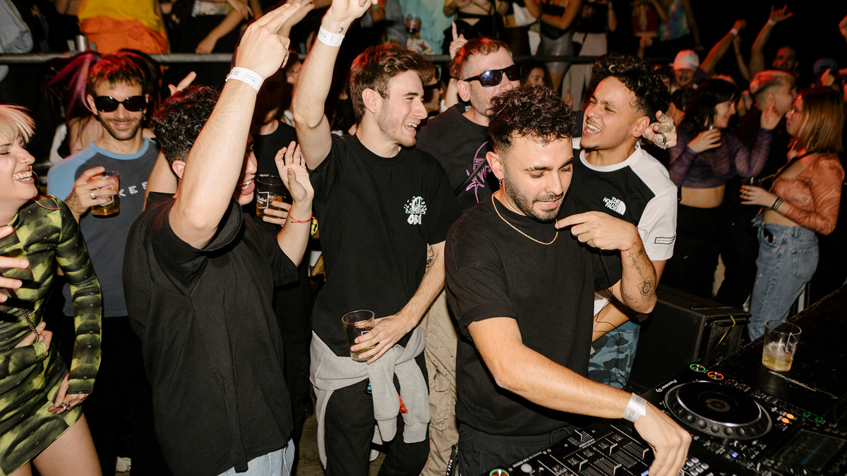 Photo of set Antonio Narvaez.