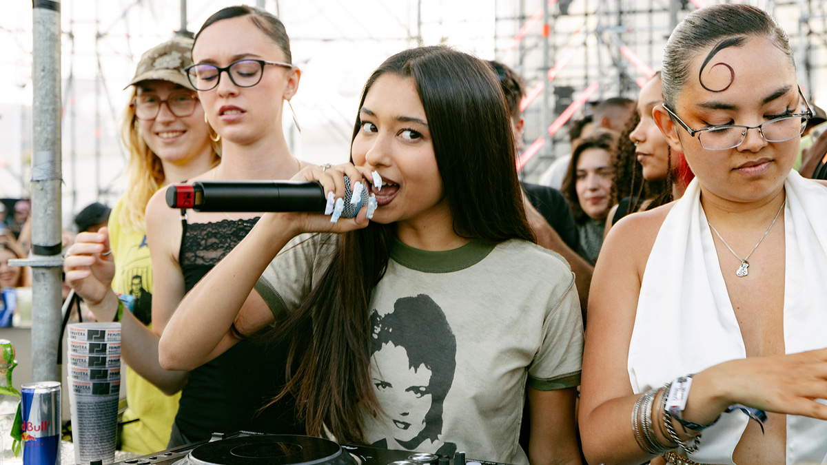 Photo of set BB Trickz (live).