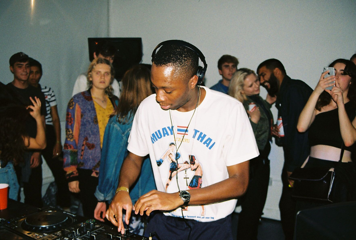 Photo of set HITECA.