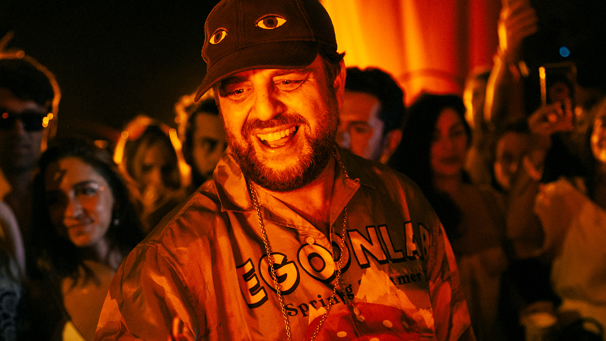 Photo of set DJ Tennis.