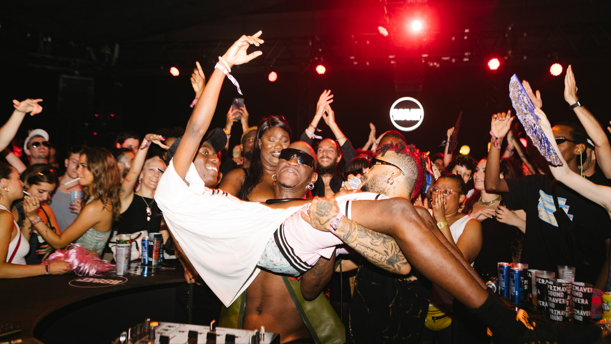 Photo of set DJ Travella.