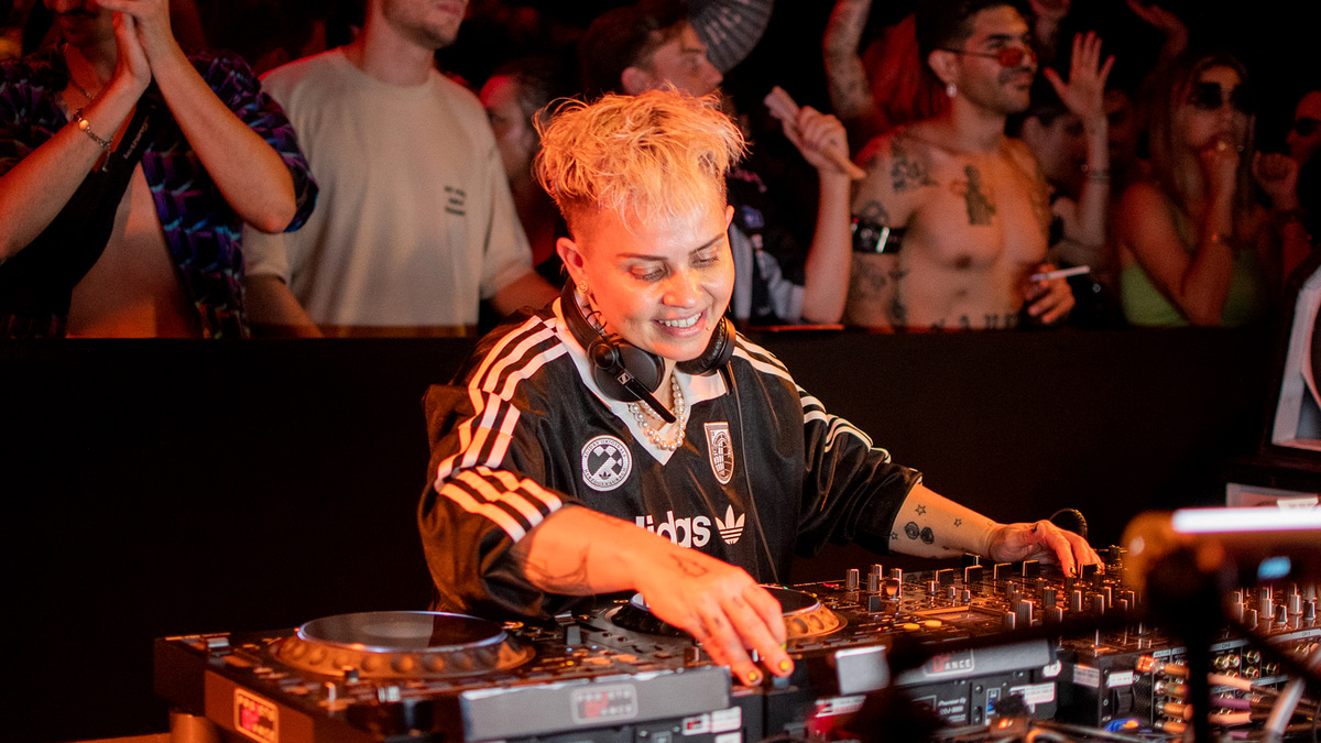 Photo of set Mystery Affair.