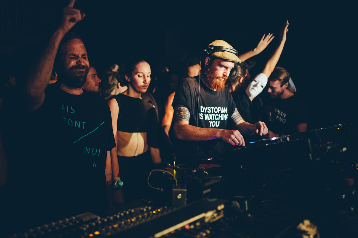 Photo of set Rødhåd.