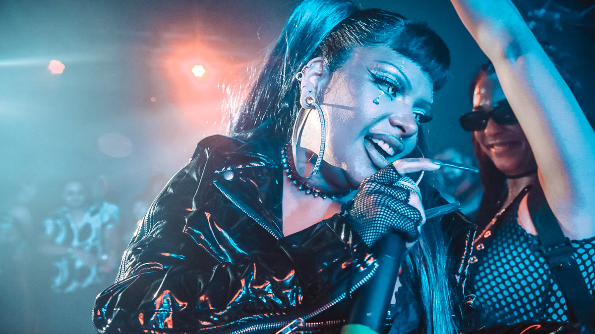 Photo of set Tomasa Del Real.