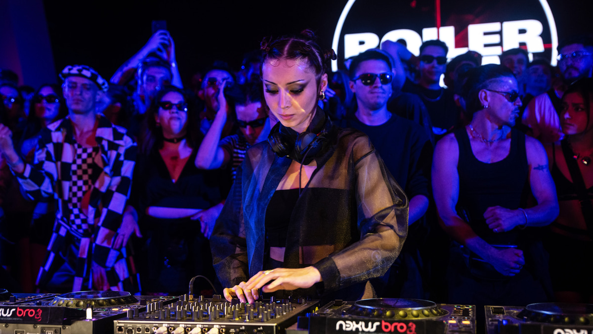 Photo of set Wallis.