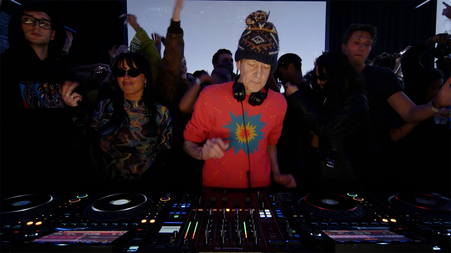 Flyer for event Justin Strauss.